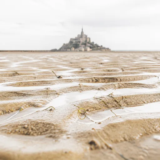 Le mont Saint Michel et sa statue de l’archange : guide d’une visite inspirante en Normandie